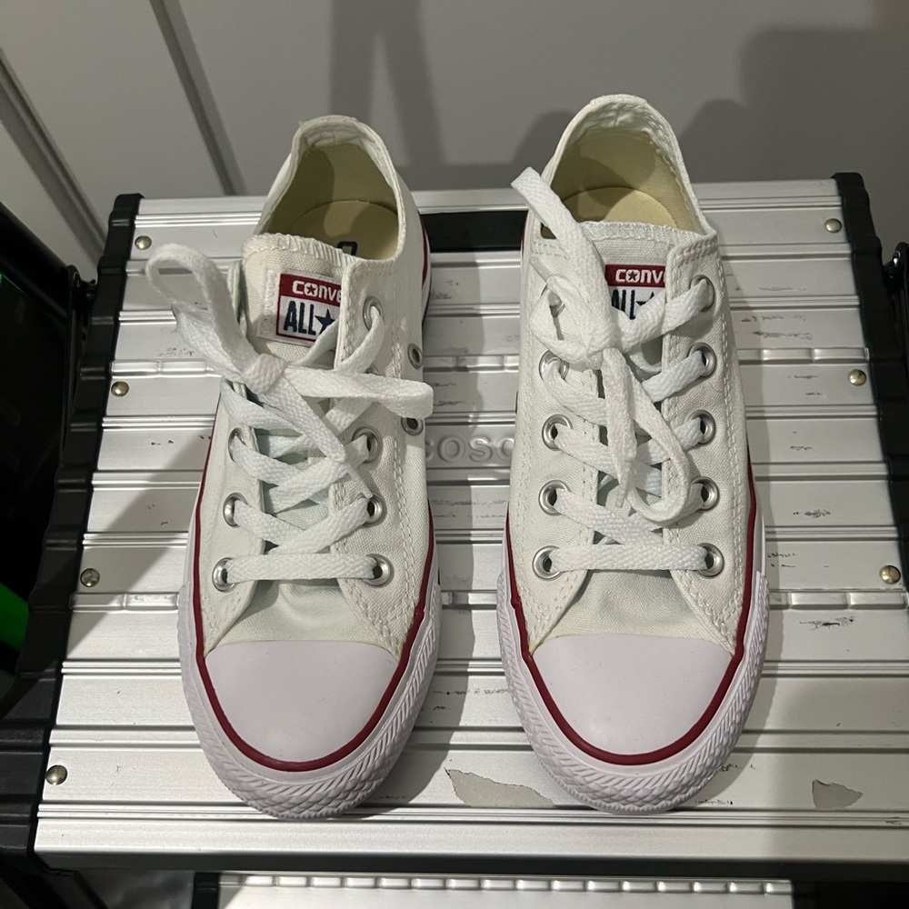 Women’s Converse All Star White Sneakers Size US6W